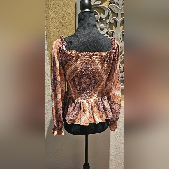 Flying Tomato Bohemian Ruffled Women's Cold Shoulder Smocked Bodice Medium Top - Picture 2 of 7